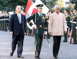 Indian defense chief reviews honor guards